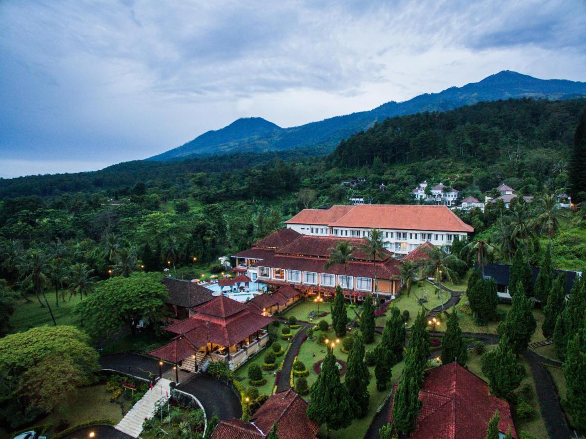 Royal Hotel And Villas Травас Экстерьер фото