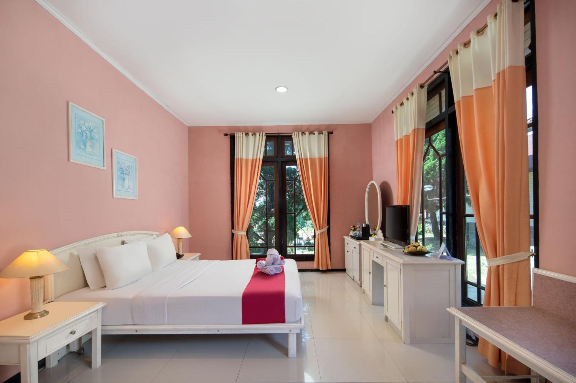 Royal Hotel And Villas Травас Экстерьер фото